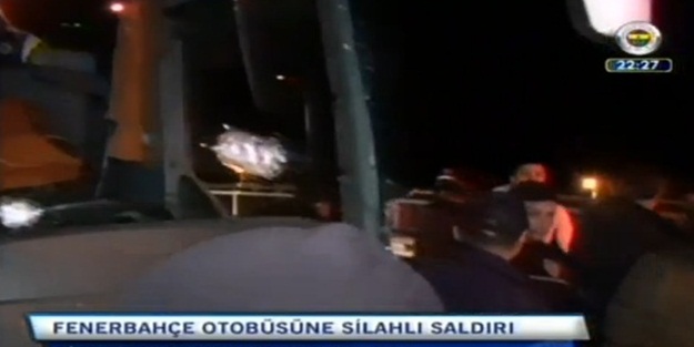 Fenerbahçe otobüsüne silahlı saldırı!