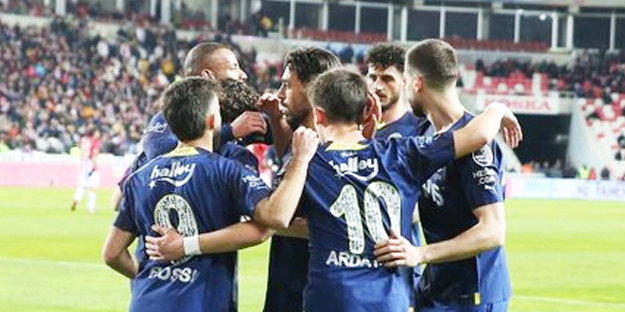 Fenerbahçe, öyle bir yıldızı Kadıköy'e getiriyor ki... Yer yerinden oynayacak!