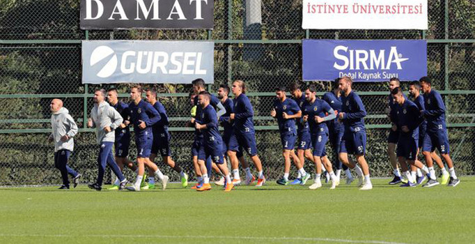 Fenerbahçe Phillip Cocu'suz ilk idmanına çıktı