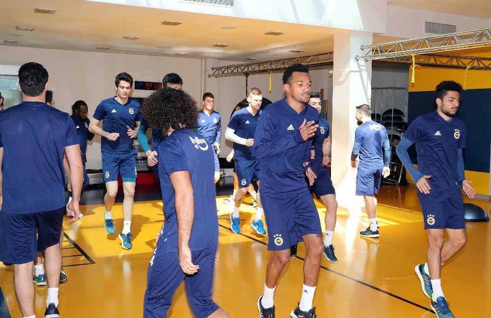 Fenerbahçe salonda çalıştı 