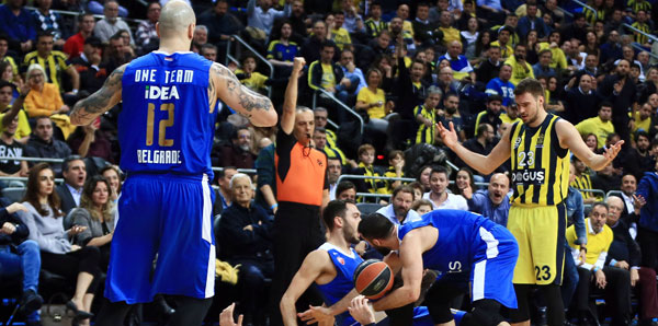 Fenerbahçe, Sırbistan deplasmanında