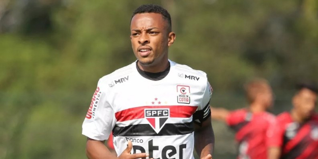 Fenerbahçe sol bekini Brezilya'da buldu!