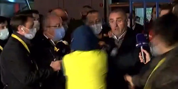 Fenerbahçe taraftarı Abdurrahim Albayrak'a saldırdı