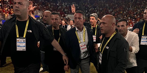 Fenerbahçe taraftarından Ali Koç'a tepki!