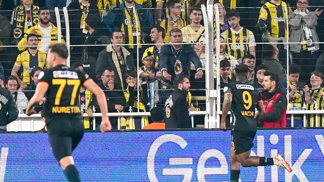 Fenerbahçe taraftarından yönetime tepki