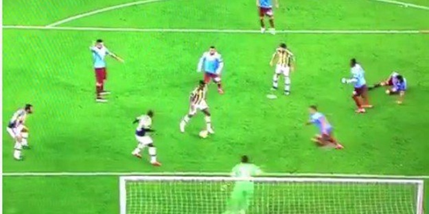 Fenerbahçe taraftarını çıldırtan pozisyon!