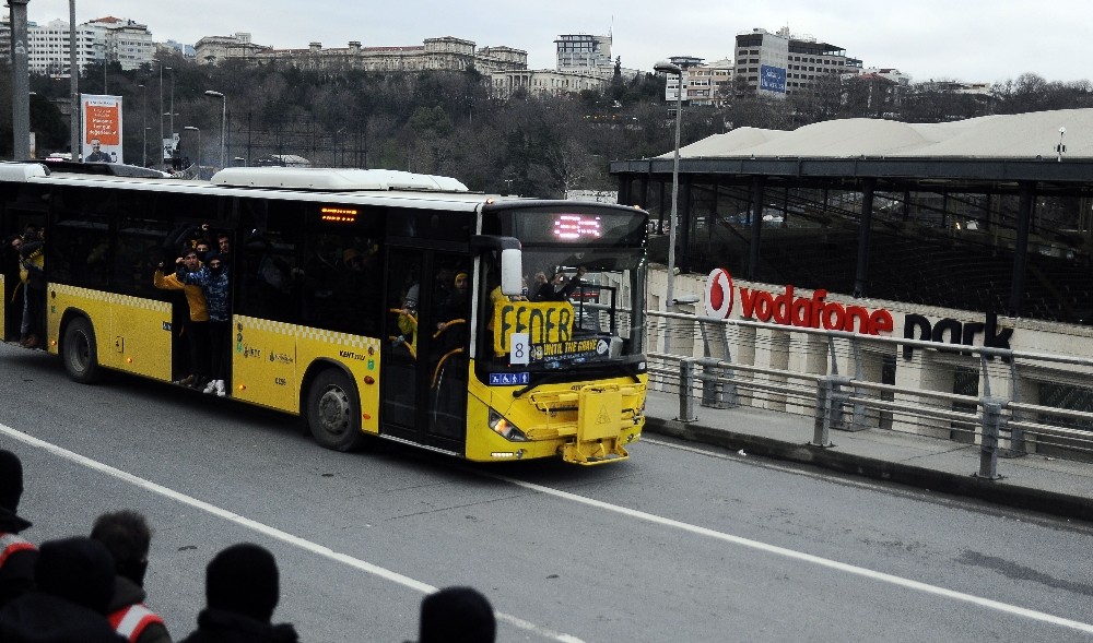 Fenerbahçe taraftarları Vodafone Park’a geldi 