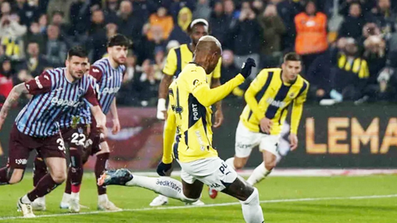 Fenerbahçe - Trabzonspor maçının muhtemel 11'leri: İşte rekabette son durum...