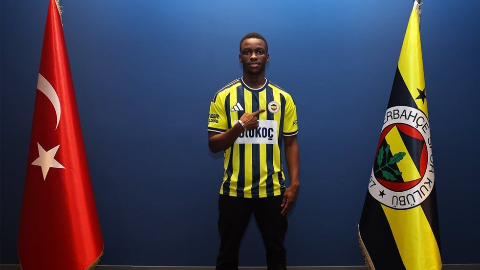 Fenerbahçe transferi açıkladı! 5 yıllık imza atıldı