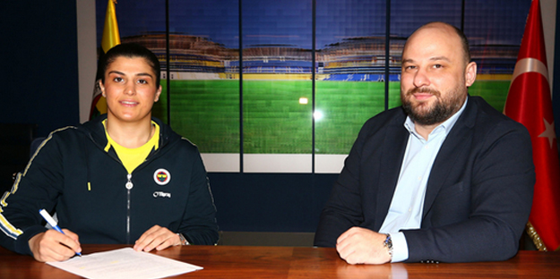 Fenerbahçe transferi resmen açıkladı! Trabzonspor'dan ayrılmıştı ve artık Fenerbahçeli...