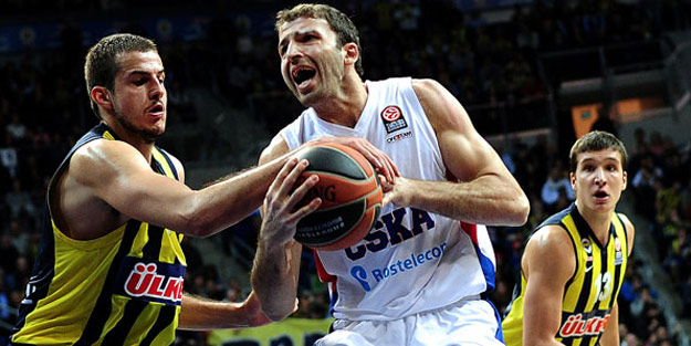 Fenerbahçe uzatmada taraftarını yıktı!