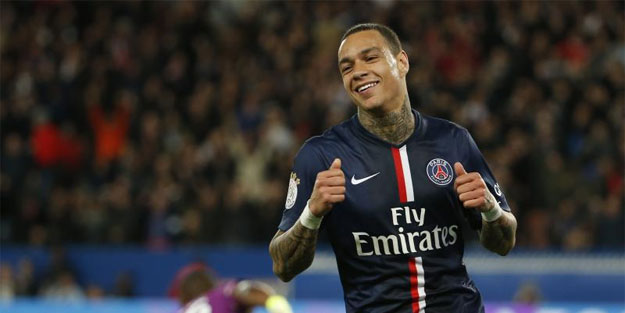 Fenerbahçe Van der Wiel ile sözleşme imzalayacak