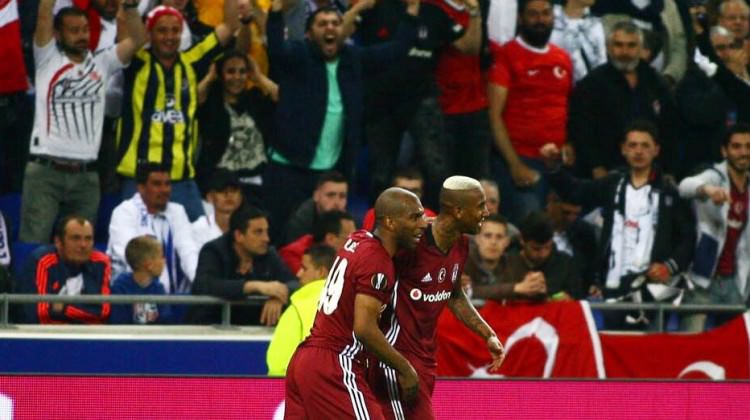 Fenerbahçe ve Galatasaray'dan Beşiktaş'a destek