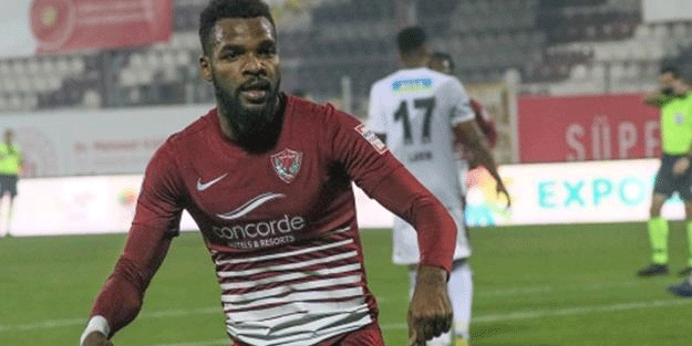 Fenerbahçe ve Galatasaray'ın istiyordu! Boupendza bombasını patlattılar