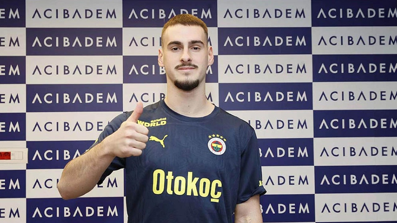 Fenerbahçe yeni yıldızına lisans çıkarttı
