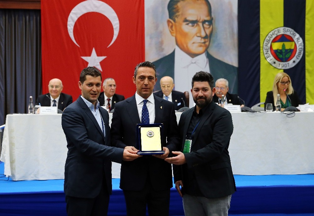 Fenerbahçe’de 40 ve 50 yıllık üyeler beratlarını aldı 