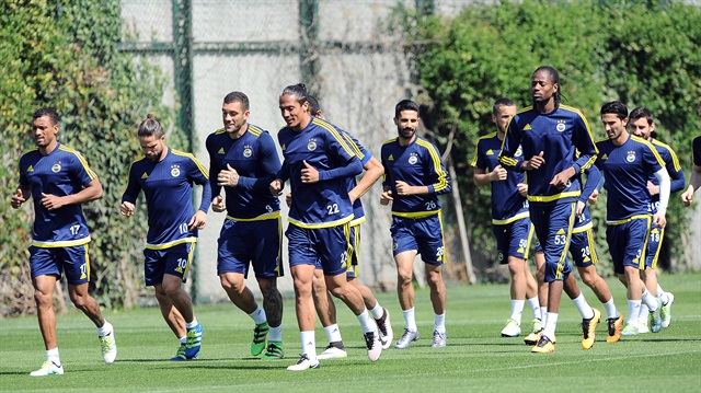 Fenerbahçe'de Alves kadro dışı kaldı