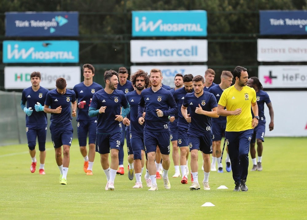 Fenerbahçe’de Antalyaspor maçı hazırlıkları sürüyor 