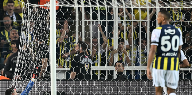 Fenerbahçe'de beklenmedik karar! Yılın sürprizi geliyor...