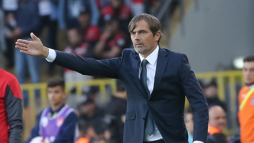 Fenerbahçe'de Cocu'nun sözleşmesi feshedildi