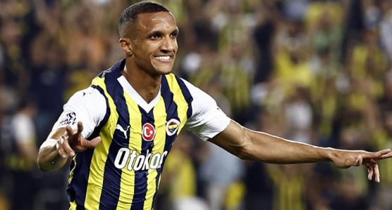 Fenerbahçe’de deprem! Yıldız isim kadro dışı bırakıldı