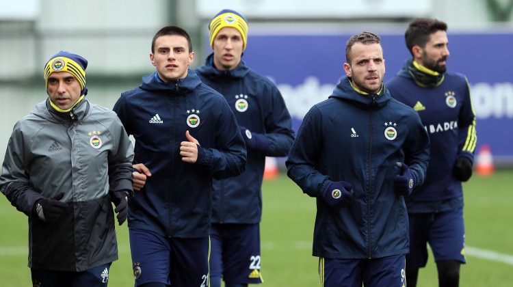 Fenerbahçe'de derbi çalışmalarına başladı