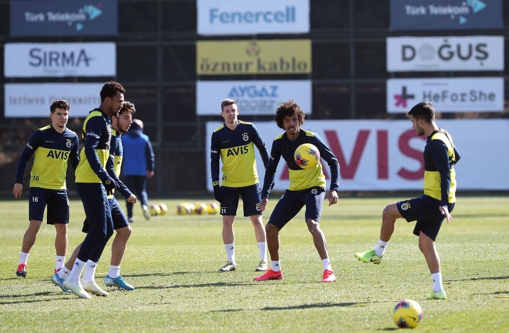 Fenerbahçe’de derbi hazırlıkları devam etti 