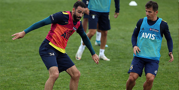 Fenerbahçe'de derbinin hazırlıkları sürüyor