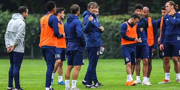 Fenerbahçe'de iki isim, Cocu'nun gözüne giremedi