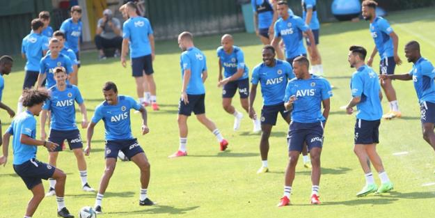 Fenerbahçe'de iki oyuncunun lisansı çıkmadı