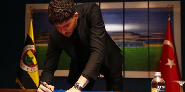 Fenerbahçe'de imzayı attı ama! Öyle bir maddesi var ki...