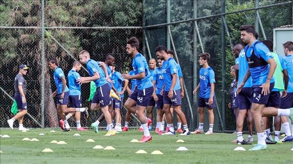 Fenerbahçe'de kimler kadro dışı kaldı?