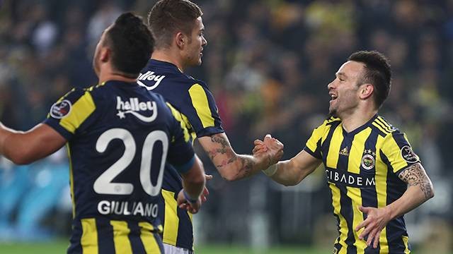 Fenerbahçe'de Mathieu Valbuena sakatlandı