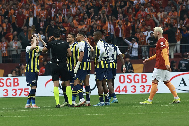 Fenerbahçe’de olaylı derbi sonrası hareketlilik! İki futbolcu ifadeye çağırıldı