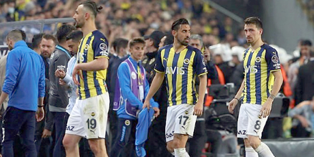 Fenerbahçe'de sezon sonu O isimler yolcu!..