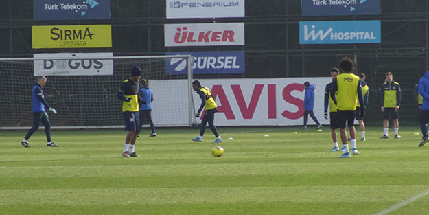 Fenerbahçe'de Sivasspor hazırlıkları sürüyor