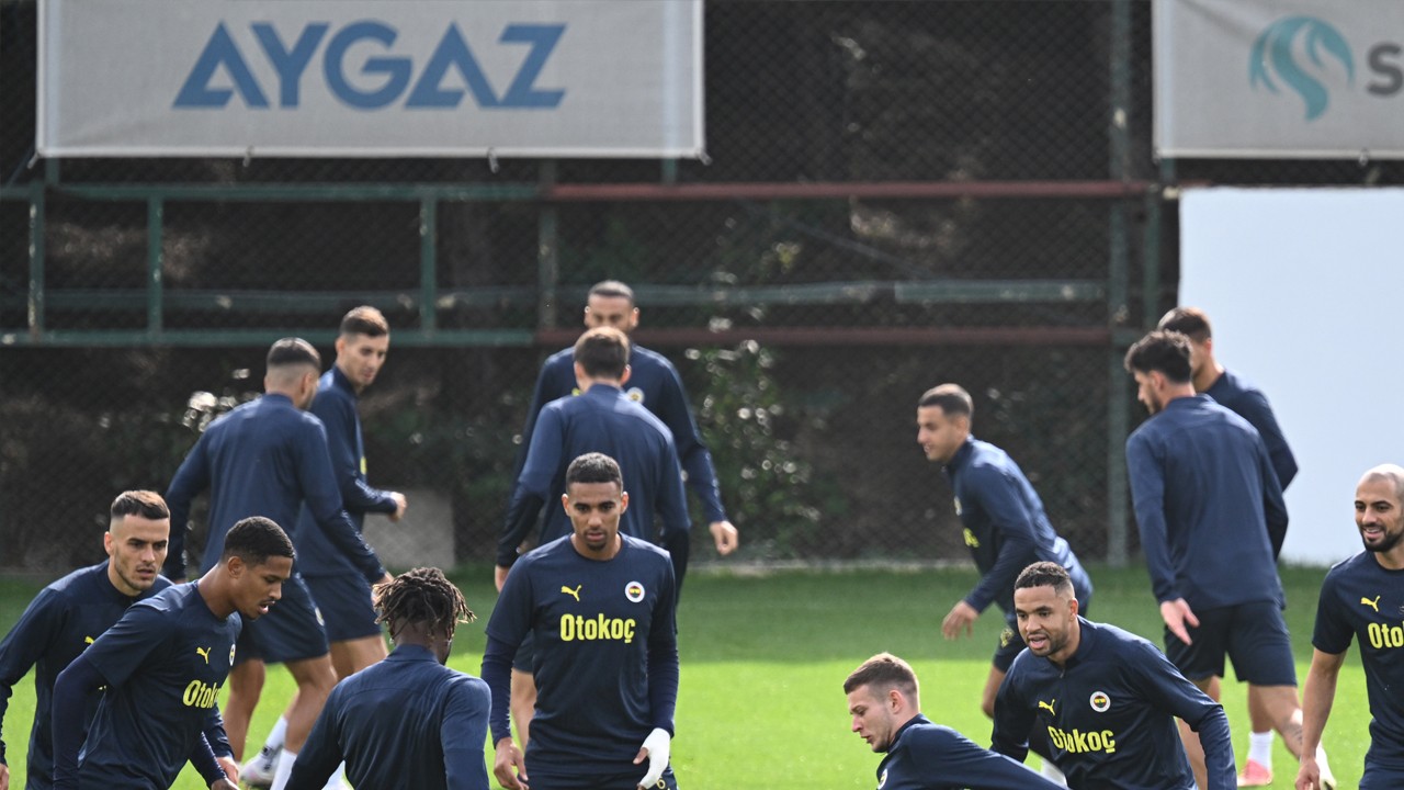 Fenerbahçe'de Sürpriz ayrılık: Türkiye kararı duyunca şaşıracak! Devi geldiği gibi gidiyor! Ortada kalacak