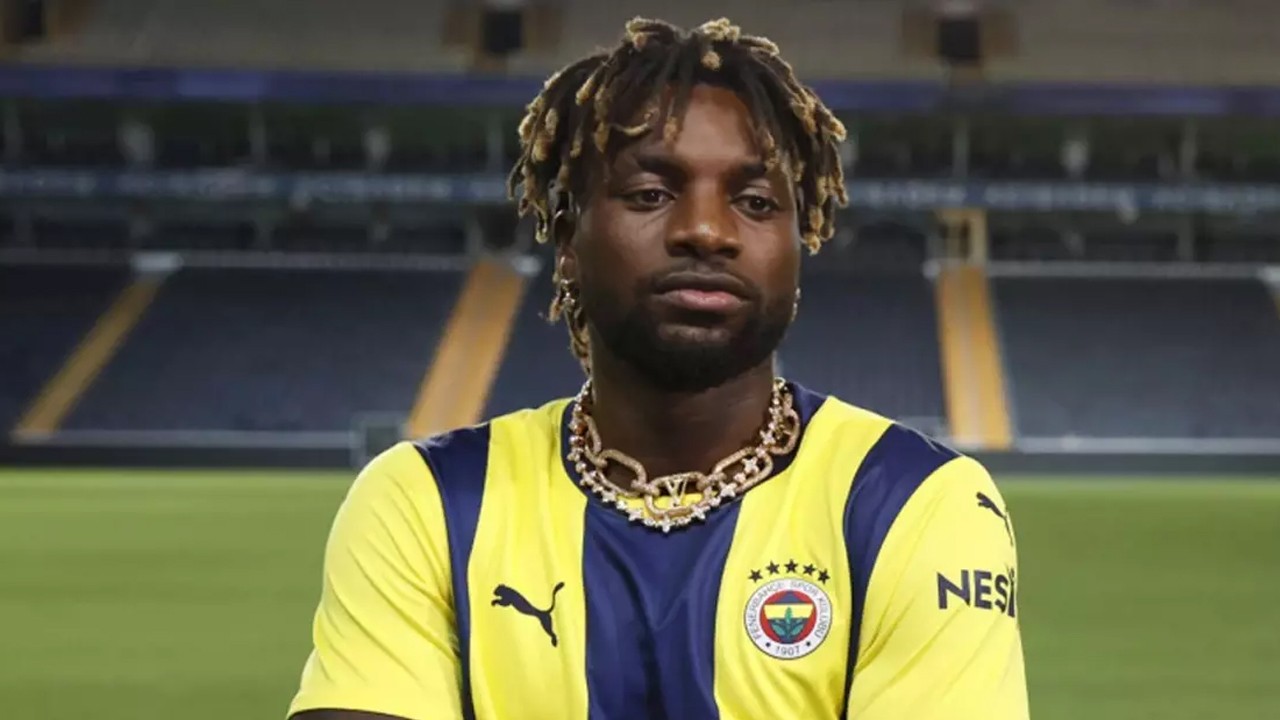 Fenerbahçe’de sürpriz ayrılık! Yıldız oyuncuya kapıyı gösterdiler