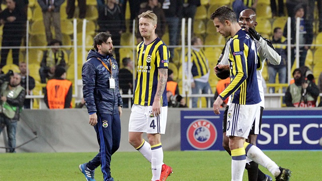 Fenerbahçe'de transferler Kjaer ve Persie'ye bağlı