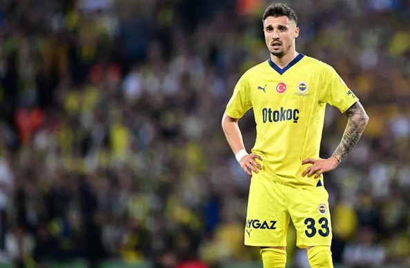 Fenerbahçe'de yaprak dökümü! Yıldız oyuncuya teklif var