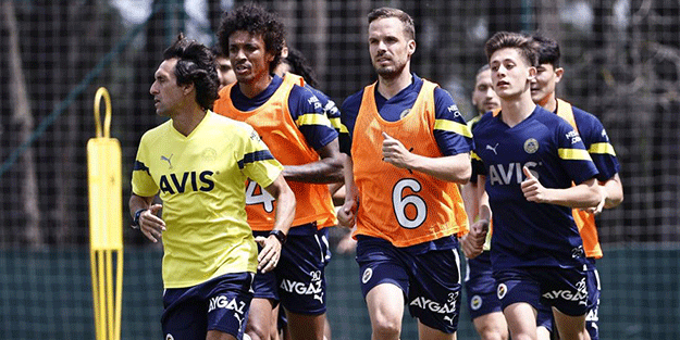 Fenerbahçe'de yeni sezon hazırlıkları sürüyor