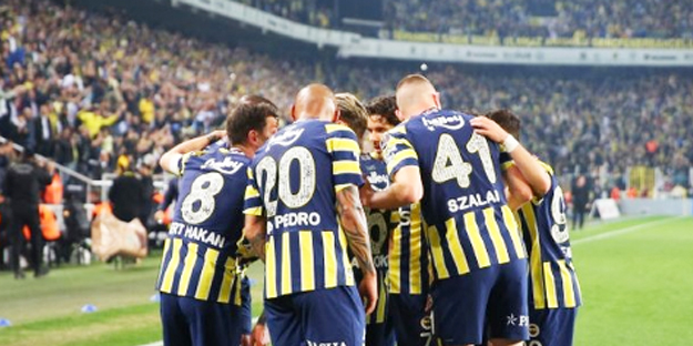 Fenerbahçe'den 3 transfer birden! Edin Dzeko'nun ardından... İmzalar an meselesi: