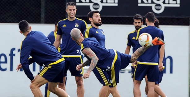Fenerbahçe'den Avrupa'daki rakiplerine gözdağı
