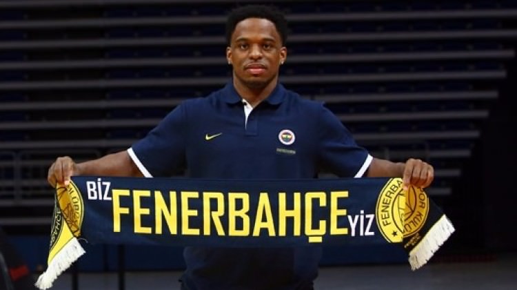 Fenerbahçe'den bir imza daha! 2019'a kadar...