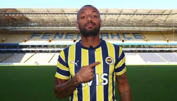 Fenerbahçe’den kovulmuştu! O isme Hull City kancası