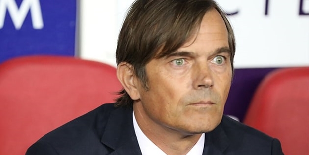 Fenerbahçe'den sonra Cocu'ya bir şok da İngiltere'den
