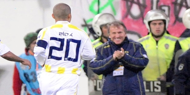 Fenerbahçe'den taraftarları heyecanlandıran hamle! Zico - Alex...