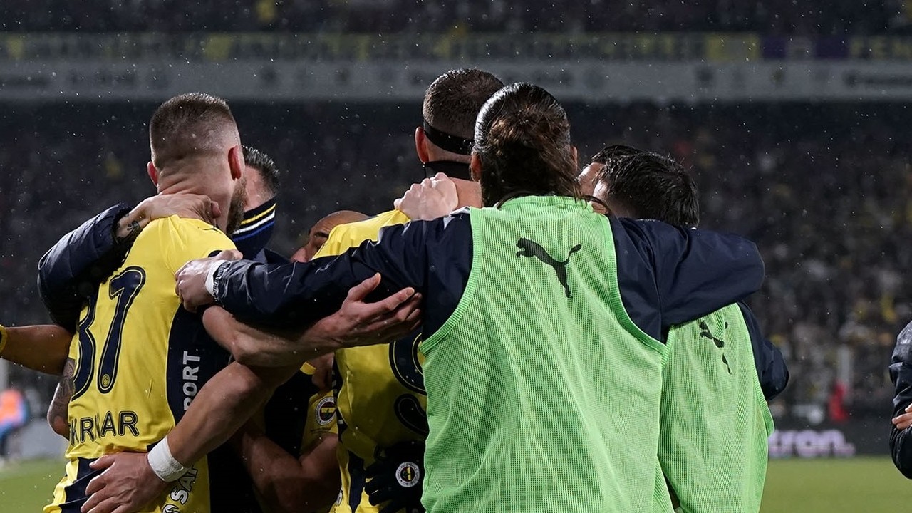 Fenerbahçe’den Trabzonspor karşısında farklı galibiyet