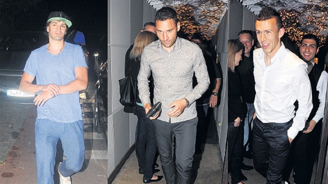 Fenerbahçeli futbolcu Beşiktaş'ın şampiyonluk kutlamasına katıldı