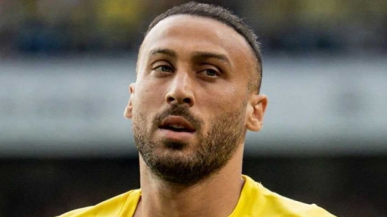 Fenerbahçeli futbolcu Cenk Tosun ameliyat edildi